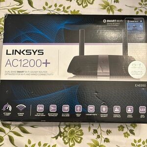 Linksys Ac1200+ Dual Band wireless or wired smart router.